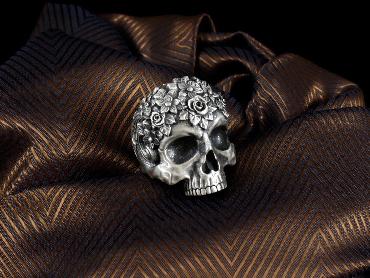 Personalized Skull Ring With Roses, Men Gift Ring, Men Biker Ring, Gothic Skeleton Ring Art, Halloween Skulls