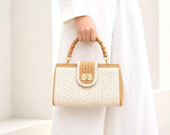 Bolsos de mano de lujo hechos a mano con asa de bambú y ganchillo, elegante bolso de rafia para verano.