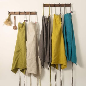 Linen Apron, Apron for Women with Pocket, Gift for Her, Washed Linen Pinafore Apron for Cooking, Gardening, Kitchen, Lightweight Soft Apron
