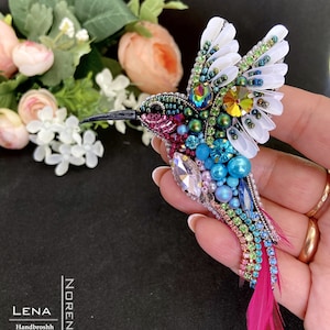 Hummingbird brooch Beaded blue bird pin Handmade jewelry accessories Gift for grandma for Mother's Day