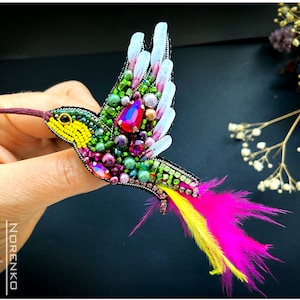 Hummingbird jewelry Handmade beaded bird pin Brooches for women Christmas gift for grandma