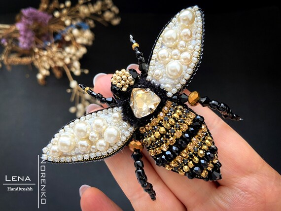 Vintage on sale bee jewelry