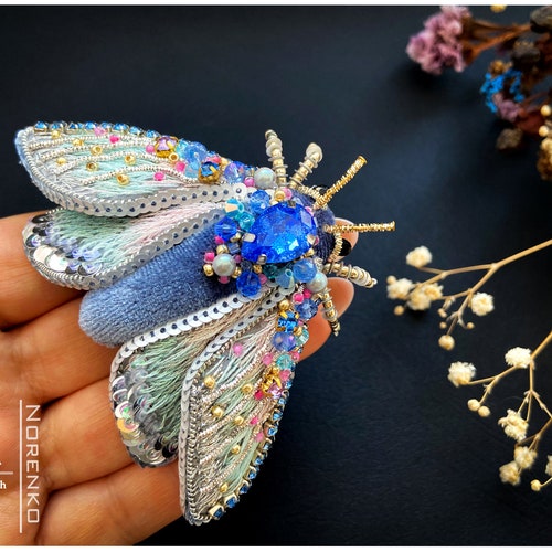 Broche anti-mites faite main, bijoux insectes bleus perlés, broderie perle de rocaille, cadeaux 40e anniversaire pour femme, fabriqué en Ukraine