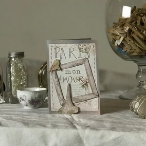 Paris mon amour - Biglietto stra-romantico in beige, rosa e blu pallido -con Tour Eiffel, cornice e uccellino - Handmade