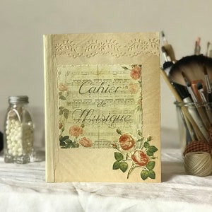 La musica delle rose - Quaderno beige, verde e rosso con rose, per scrivere parole e musica - Handmade