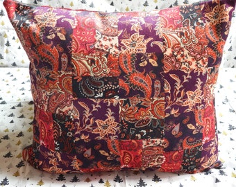 Housse de coussin motif cachemire, velours . Confection Française.