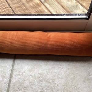 Burlete aislante para puerta, extraíble o fijo, hecho a medida, de terciopelo gofrado, 100 % artesanal en Francia. NUEVOS SOPORTES, elegante terciopelo de pelo corto.