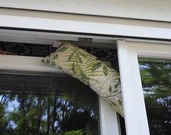 Bloque fenêtre oscillo battante anti coincement chats