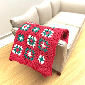 Christmas Micro Crochet Granny Square Dollhouse Blanket