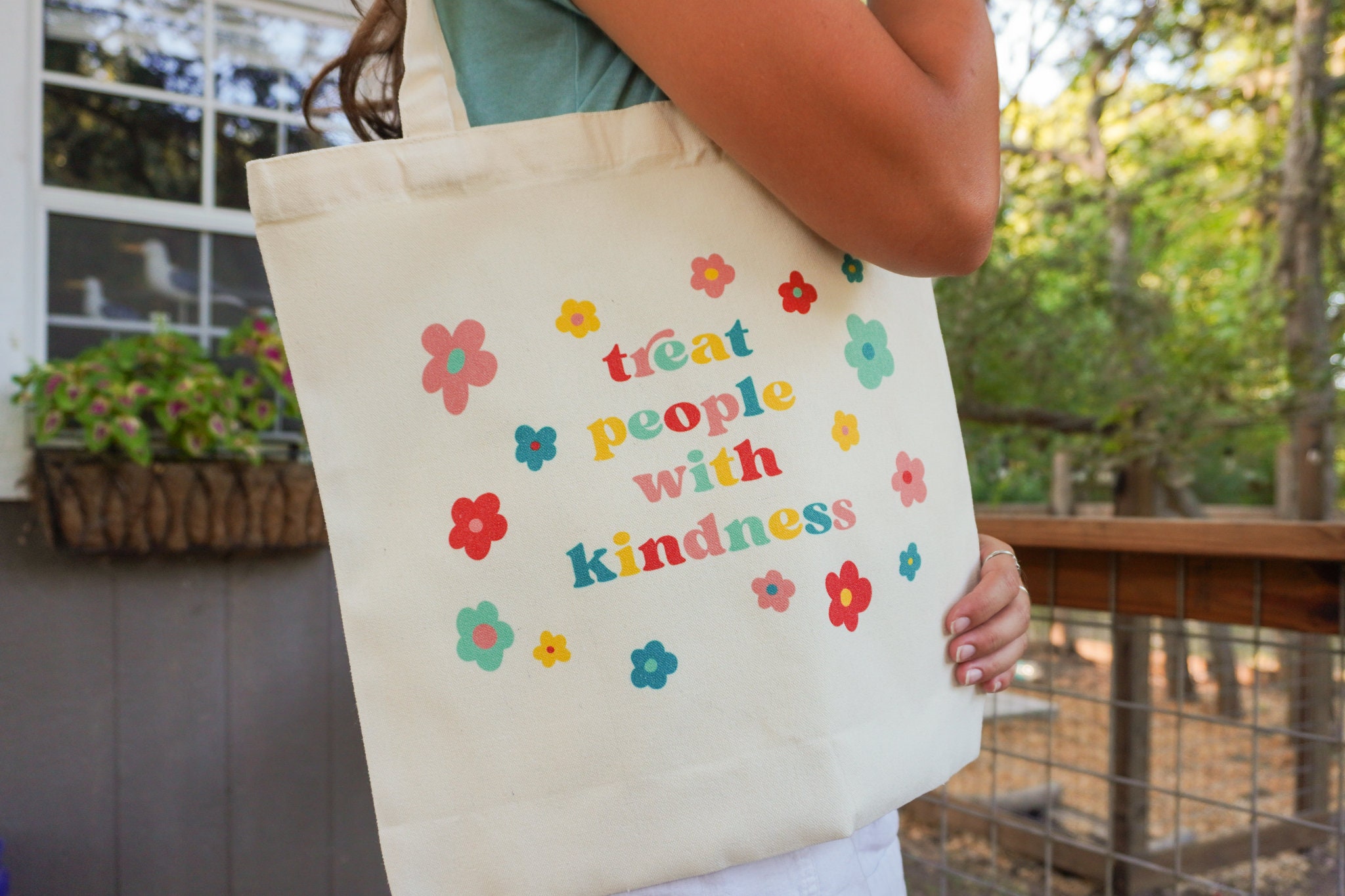 Treat people with online kindness tote bag