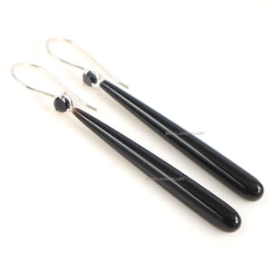 ブラックオニキスダングルイヤリング：スターリングシルバー