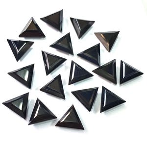 Piedra preciosa de corte triangular: Cuarzo ónix negro, corte de tableta de 10 mm