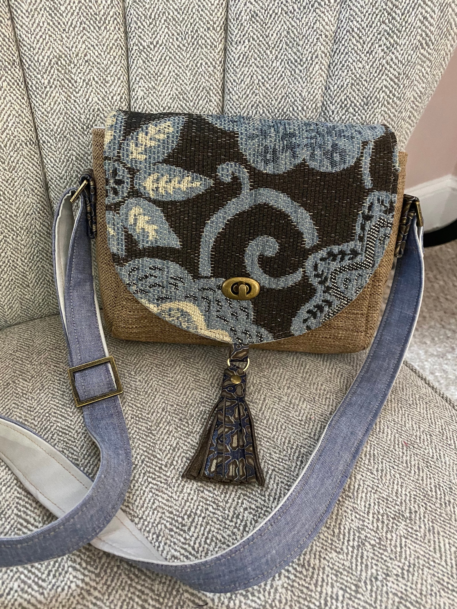 Sweet Pea Saddle Bag pattern by Blue Calla | Etsy