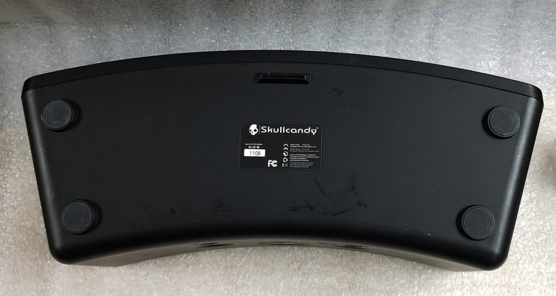 Skullcandy Vandal Speaker Dock with Remote Control S7LACZ-04