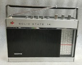 SANYO SOLID STATE 14 Transistor Radio Model 14H-636