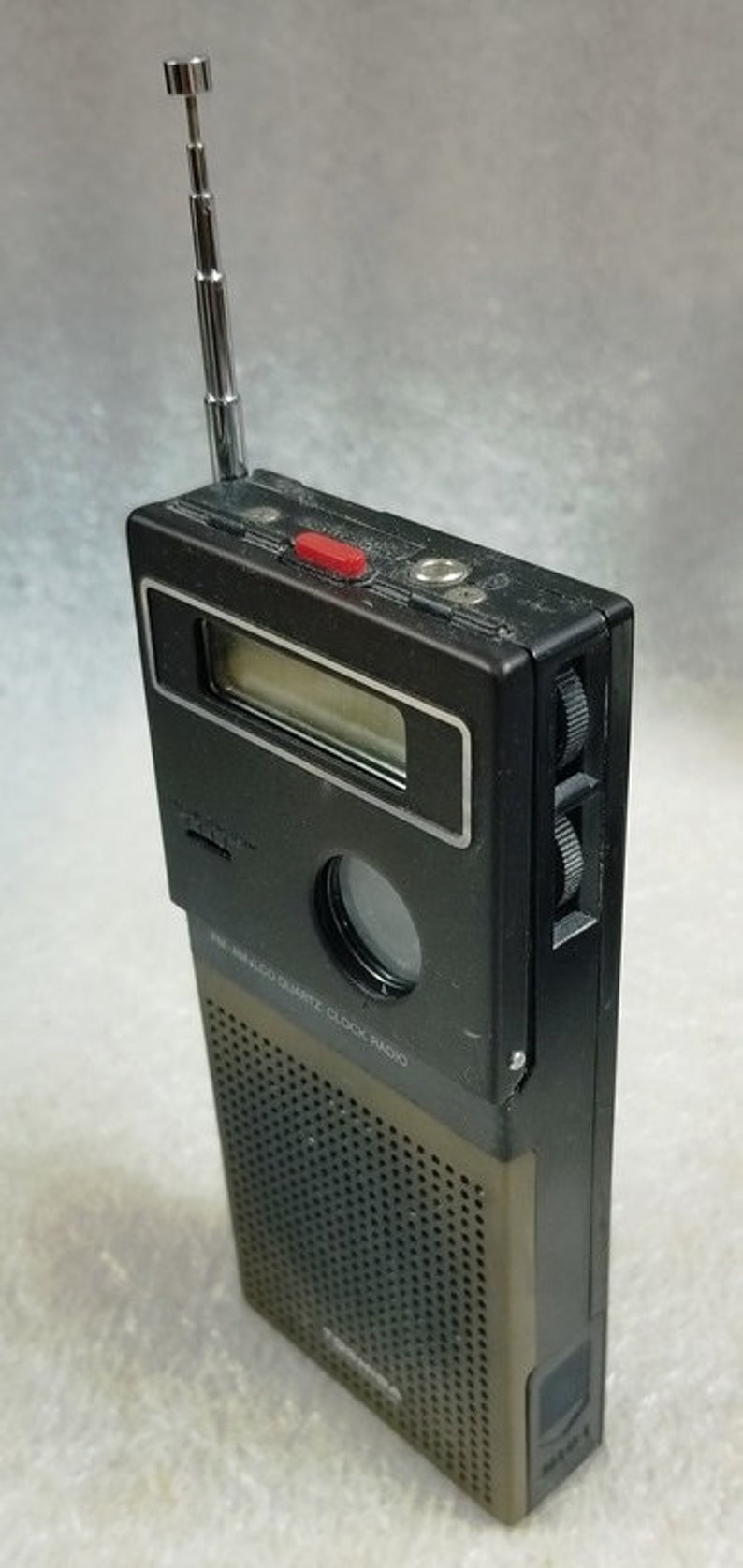 Toshiba RC1790F Vintage AM/FM Radio Alarm Clock W/t Case. Etsy