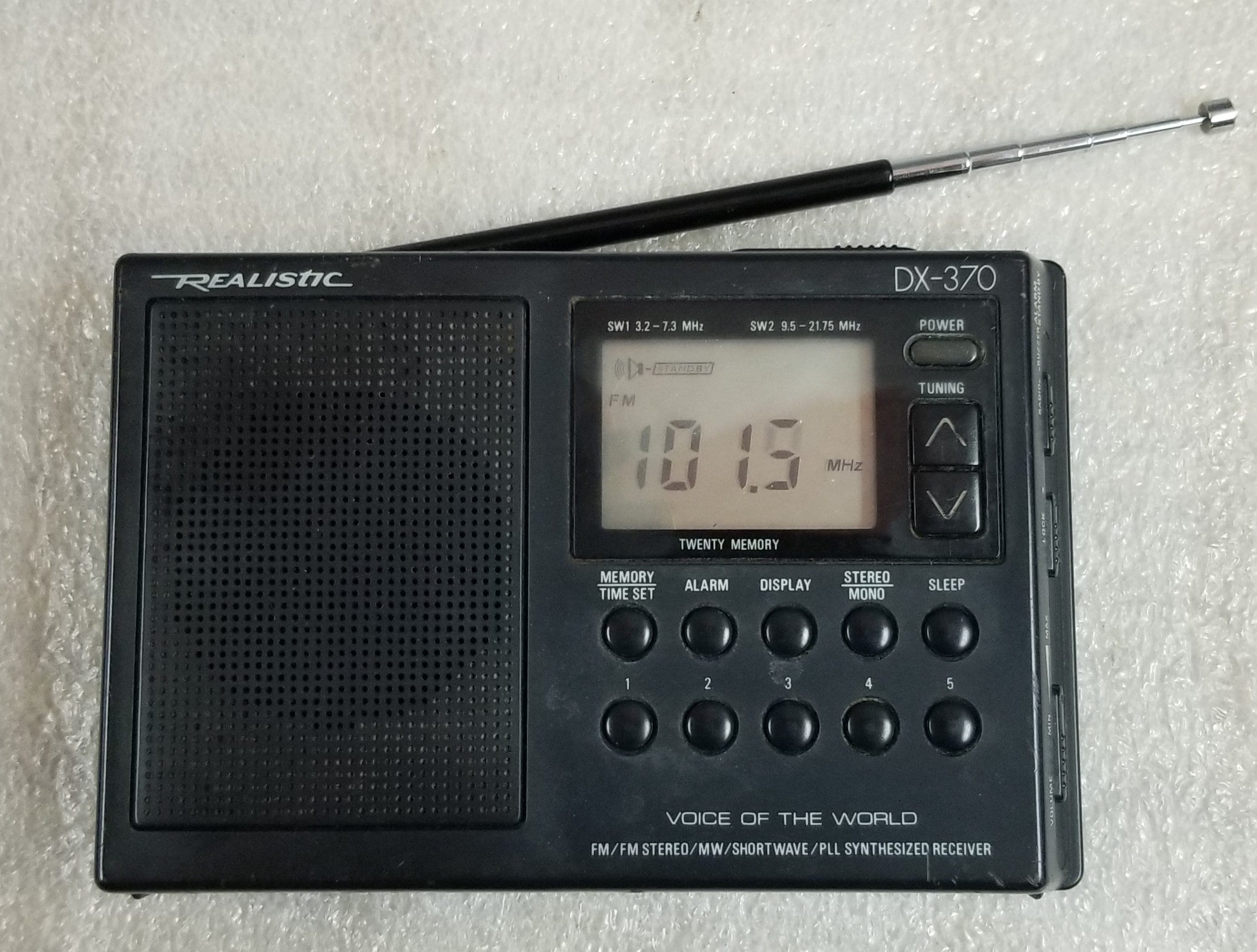 Realistic DX-370 VOICE of the WORLD Mw/sw/am/fm/pll Portable