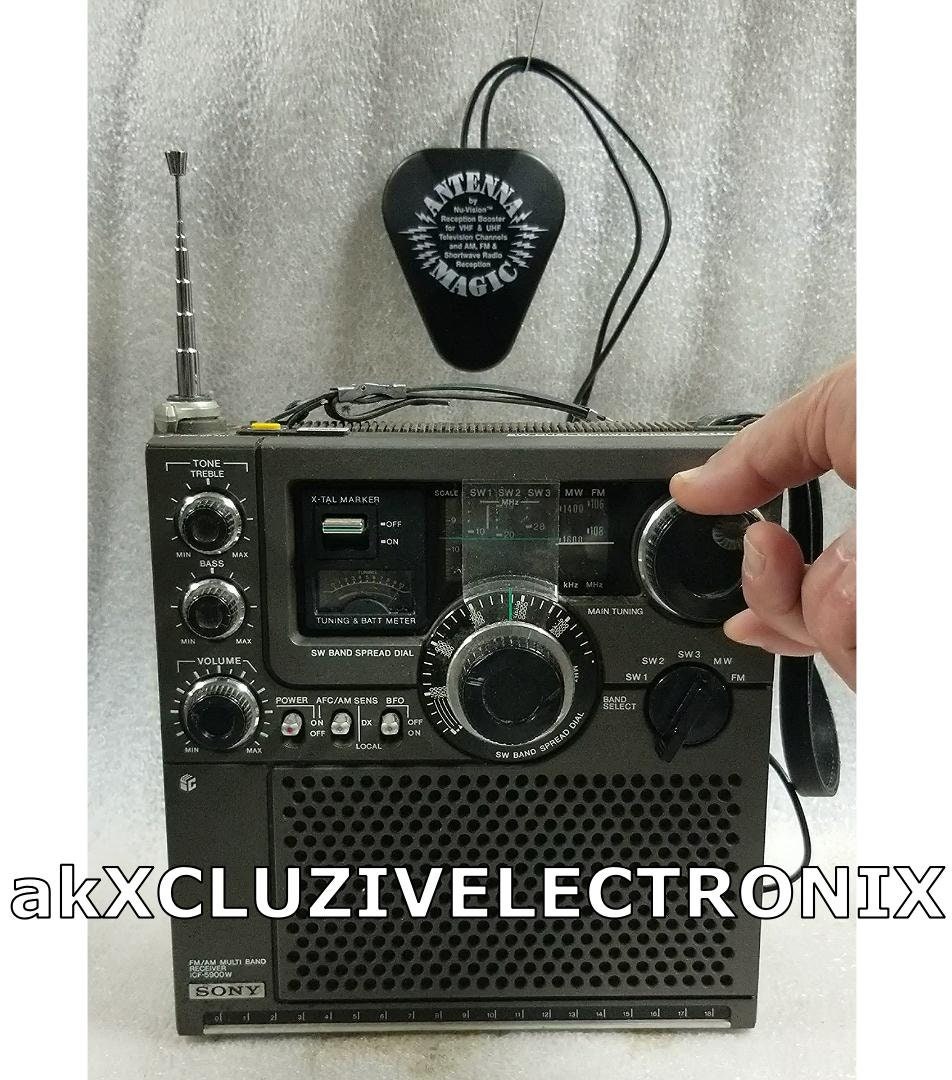 Vintage Sony Multi-Band Portable Radio, Model TFM-8000W, 6…