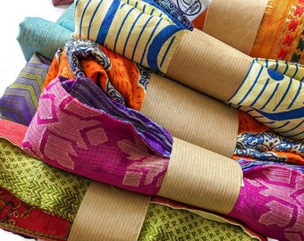 Grandi confezioni regalo sari fatte a mano, panni ecologici riutilizzabili in stile furoshiki realizzati eticamente a mano in India