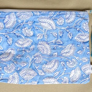 Gesteppte Block-Printed Zipper Pouch mit Quaste ethisch handgefertigt in Indien