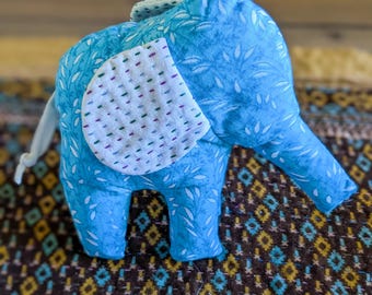 Handgemaakte katoenen pluche olifanten: Bengaalse kanthasteek, fairtrade