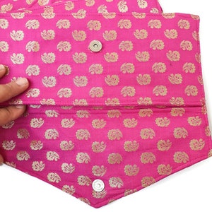 Sari clutch bag, roze tas, upcycled sari, ethisch handgemaakt, handgemaakt zakje, roze avondtasje, envelopkoppeling, ethische geschenken, ecogeschenken afbeelding 4