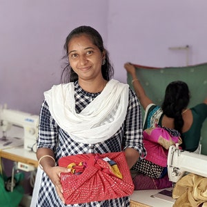 Handgefertigte Sari-Geschenkverpackungen, umweltfreundliche wiederverwendbare Verpackungstücher von Furoshiki, ethisch handgefertigt in Indien Bild 8