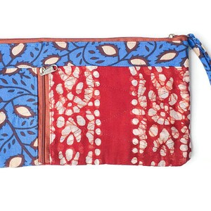 Bolso de mano colorido, cartera de muñeca roja y azul con bolsillo para teléfono, bolsa de tela sari, bolso de comercio justo hecho a mano en India, envío desde el Reino Unido.