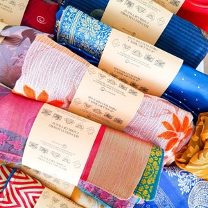 Große handgemachte Sari-Geschenkverpackungen, wiederverwendbare Öko-Wraptücher im Furoshiki-Stil, ethisch handgefertigt in Indien Bild 7