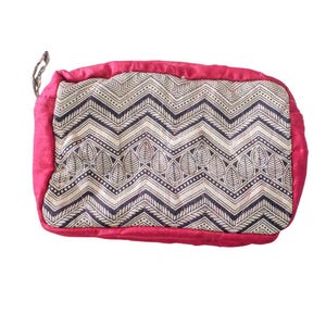 Grande pochette colorée en sari avec fermeture à glissière, grandes trousses de toilette issues du commerce équitable fabriquées de manière éthique en Inde, expédié depuis le Royaume-Uni