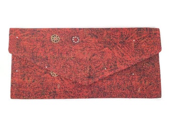 Handgemaakte geborduurde sari-clutch: rode avondportemonnee