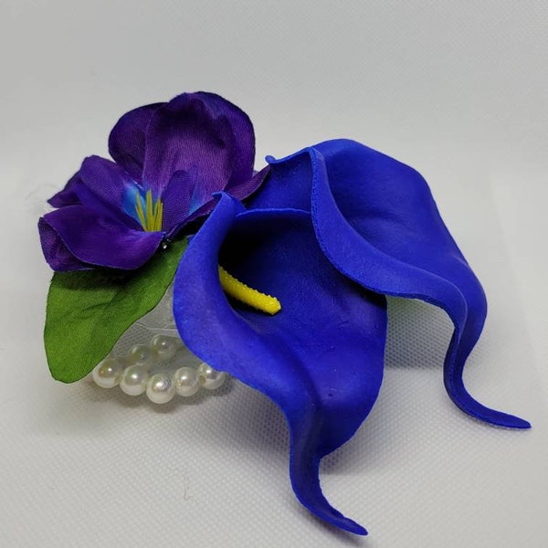 Beautiful navy,blue real feel calla lily,galaxy purple,blue pearl wrist corsage, wedding, prom,bridesmaids, brides,mothers corsage,navy blue