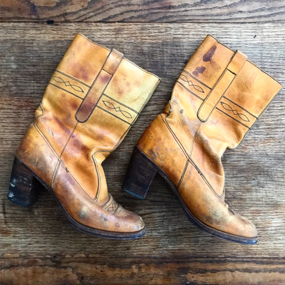Vintage 1960’s No Brand Suede leather boots Ladie… - image 1