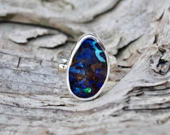 Beautiful sterling silver ring with natural Australian boulder opal and 9kt yellow gold accent