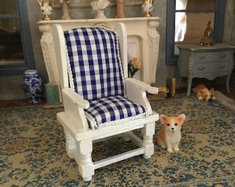 Dollhouse Chair