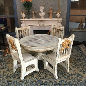 Dollhouse Table and Chairs