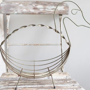 Large Footed Vintage Wire Duck Basket | Metal Open Wire Duck Shape Basket | Twisted Handle Metal Primitive Fruit Basket | Farmhouse Decor