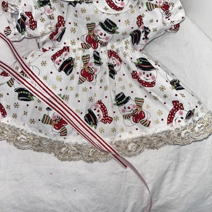 Vestito bianco da pupazzo di neve per le feste con fiocchi per bambole Cabbage Patch da 16 a 18 pollici, Bitty Baby da 15 pollici e Baby Alive da 16 pollici