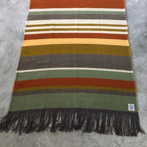 Marroquina to ręcznie tkany dywan lub wykładzina dywanowa do klasycznego wystroju wnętrz, wykonana w 100% z wełny merynosów