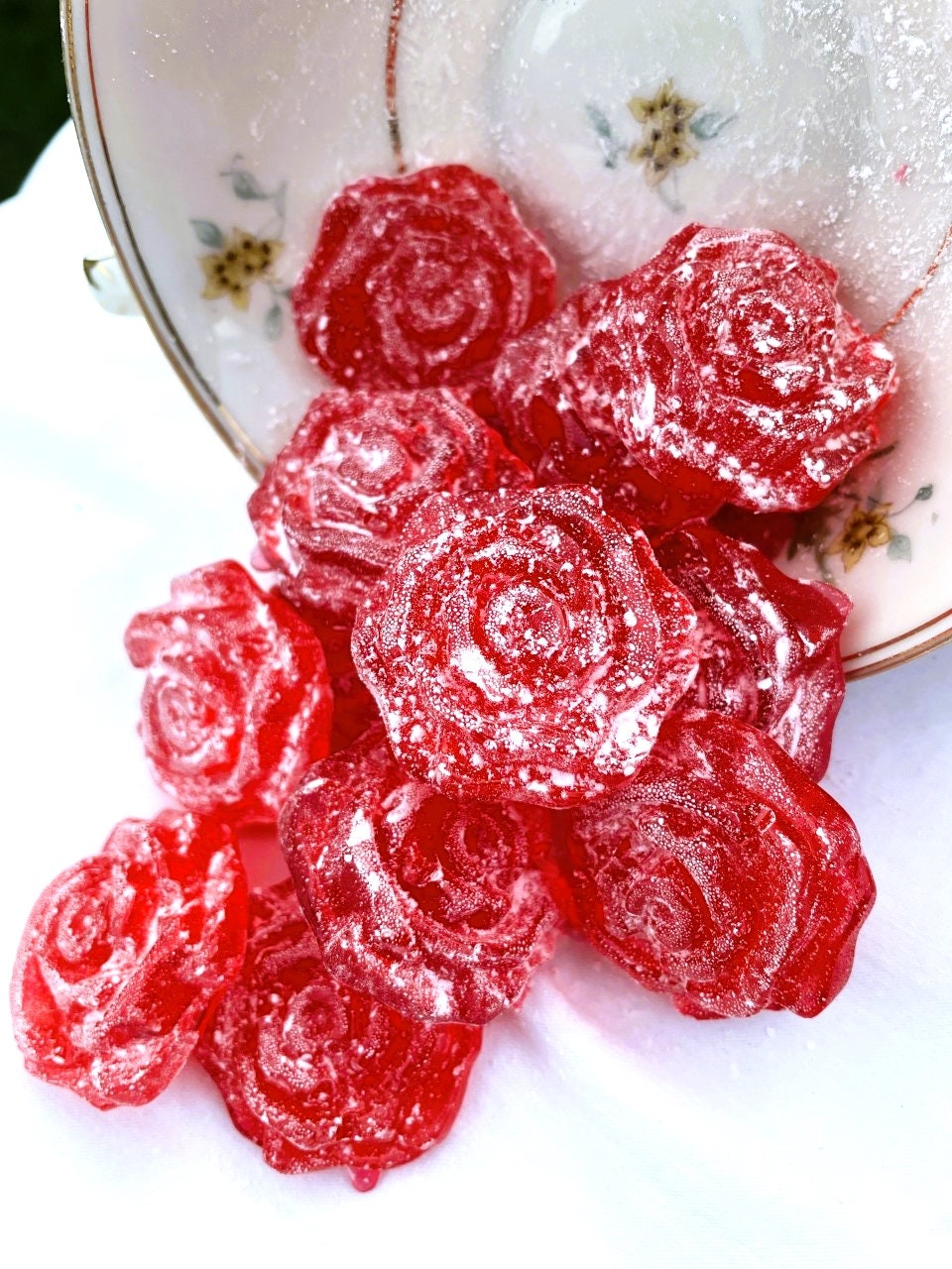 Hot Cinnamon Roseshaped Hard Candy 14 Pieces / Hot Cinnamon Hard Candy