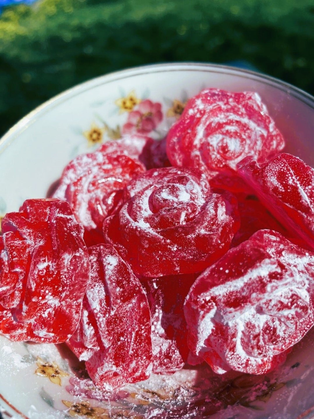 Strawberry Roseshaped Hard Candy 14 Pieces / Strawberry Hard Candy