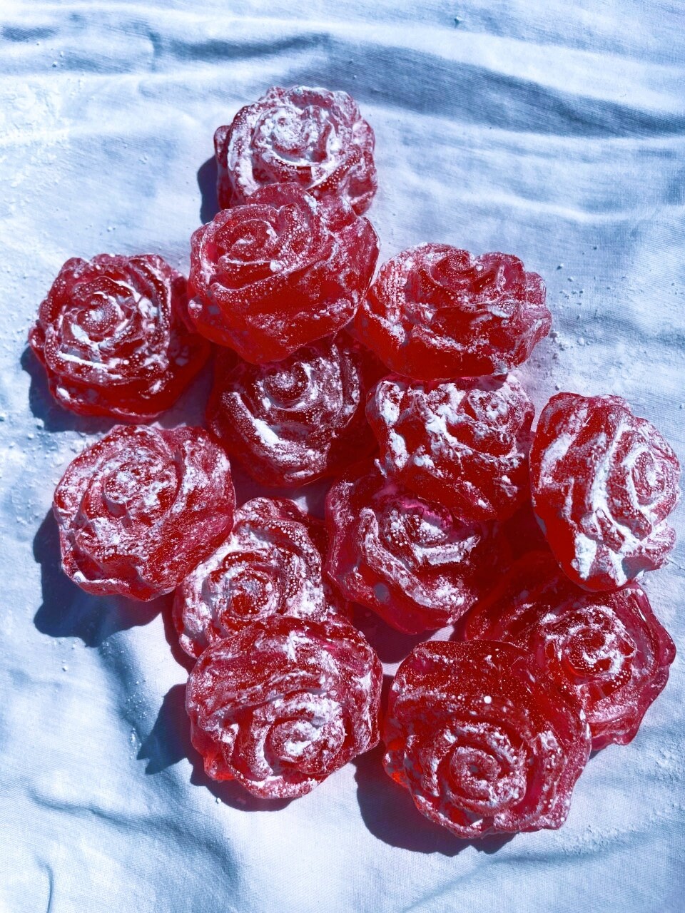 Strawberry Roseshaped Hard Candy 14 Pieces / Strawberry Hard Candy