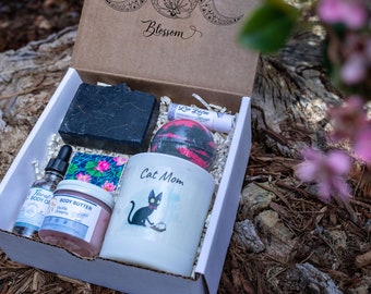 Cat Mom Gift-Box | Spa Gift box | Gift Giving | Customized Gift| Gift Box For Mom |Real Gift|Unique Gift | Natural Scented Soy Candle