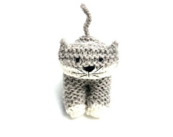 Cat PDF knitting pattern - Help the cats