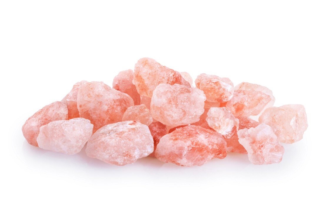 Un Pedazo De Piedra De Cristal De Sal Rosa Himalaya. Sal Halita O Roca  Aislada Sobre Fondo Blanco. Foto de archivo - Imagen de rosa, objeto:  215651032