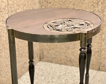 STEAMPUNK coffee table made with treated wood and iron elements. The salvaged elements have been reused.