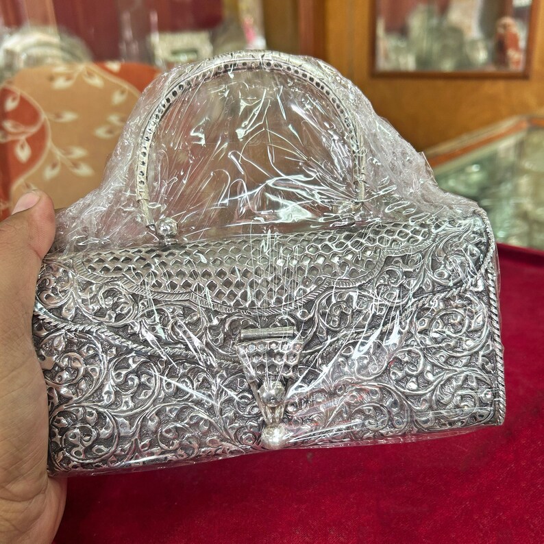 Silver Handbags
Vintage Handbags
Silver Evening Purse
Metal Handbag
Women Accessories
Metal Clutch Bag
Antique Clutch
Clutch with Handle
Bridesmaid Gifts
Bridal Clutch Bag
Sterling Handbag
Pure Silver Purse
Trendy Clutch