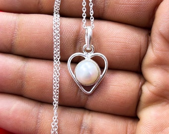 Pearl Necklace, Silver Pearl Pendant, Bridal Necklace, Bridesmaid Jewelry, Silver Heart Necklace, Gift for her