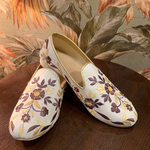 Men Embroidered Shoe