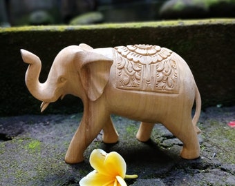 木製の座った象 6インチ / 15 cm、木製像、木彫り、置物、室内 木製の座った象 6インチ / 15 cm、木製像、木彫り、置物、室内